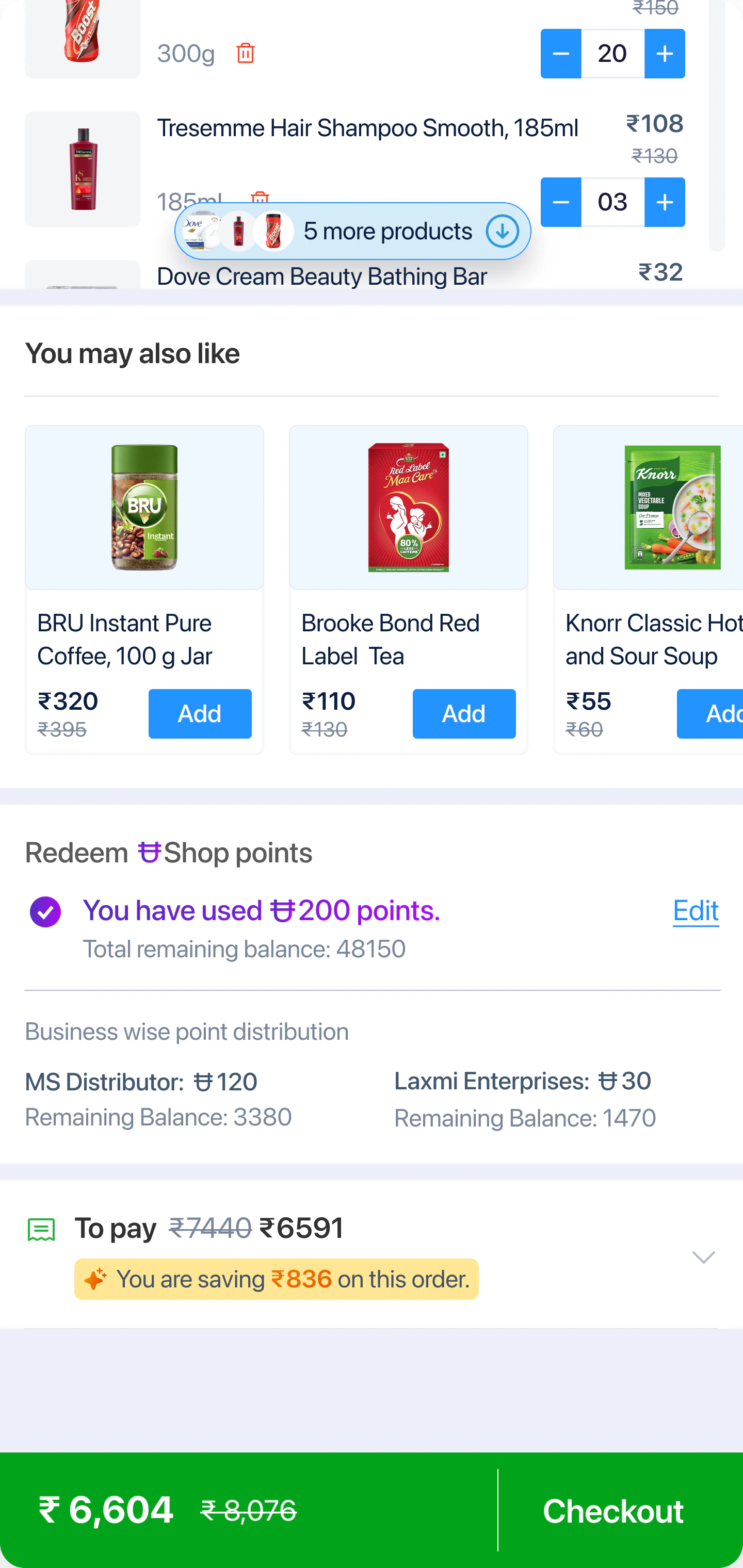 Order summary collapsed: points, per-distributor balances and the amount to pay, visible without expanding